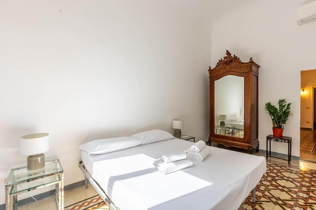Academia Of Davide Spacious Apartment Флоренция Екстериор снимка