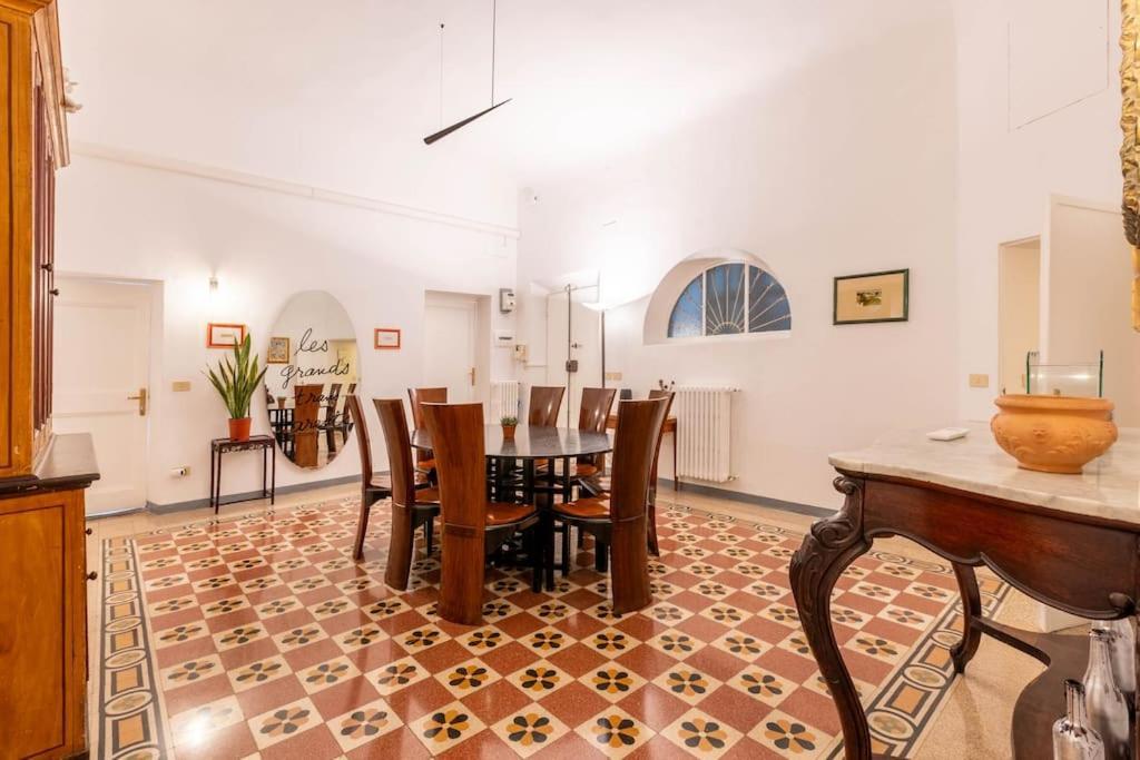 Academia Of Davide Spacious Apartment Флоренция Екстериор снимка
